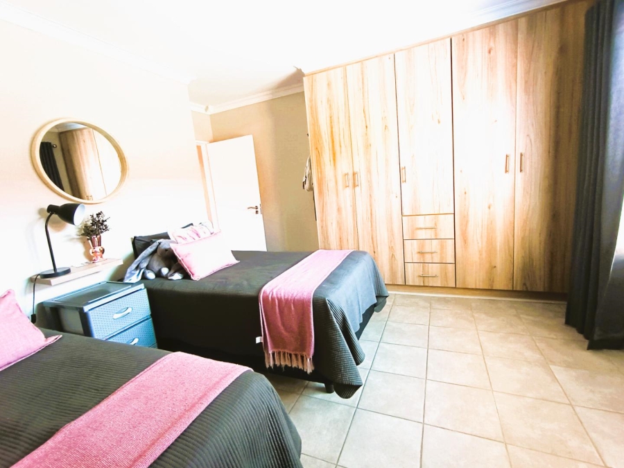 3 Bedroom Property for Sale in Langenhovenpark Free State